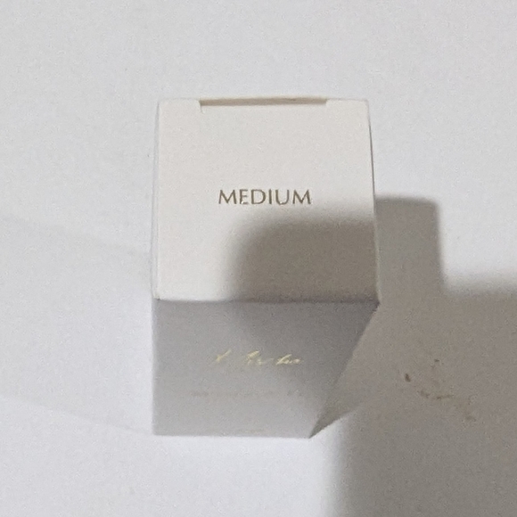 Mischo Beauty Contour Stick, Medium .28 oz - Picture 5 of 8